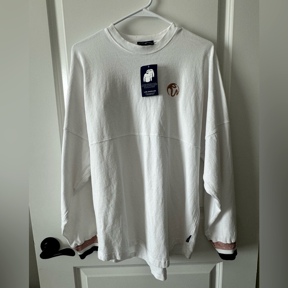 Resorts World‎ Spirit Jersey Long Sleeve Crewneck Medium
